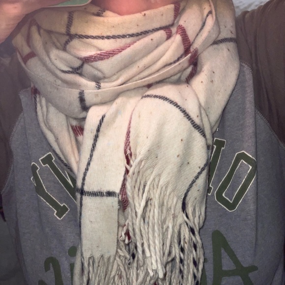 Ladies Wool scarf - Picture 2 of 5